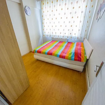 Air Conditioner-3 Bedroom-near Metro And Mall Apartment Istanbul